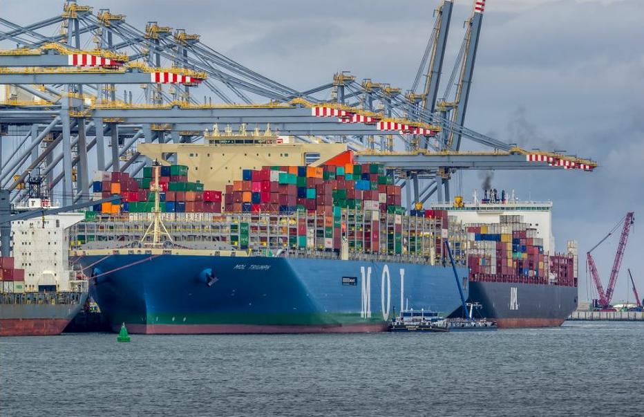 Container ships in the Port of Rotterdam, The Netherlands, May 19, 2017 (Photo by Frans Berkelaar) Creative commons license via Flickr