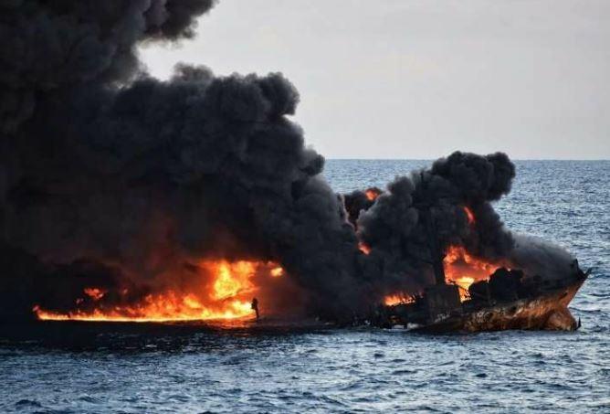 The burning oil tanker Sanchi emits smoke and flames as it burns at sea off the coast of eastern China, January 2018 (Photo credit IRNA)
