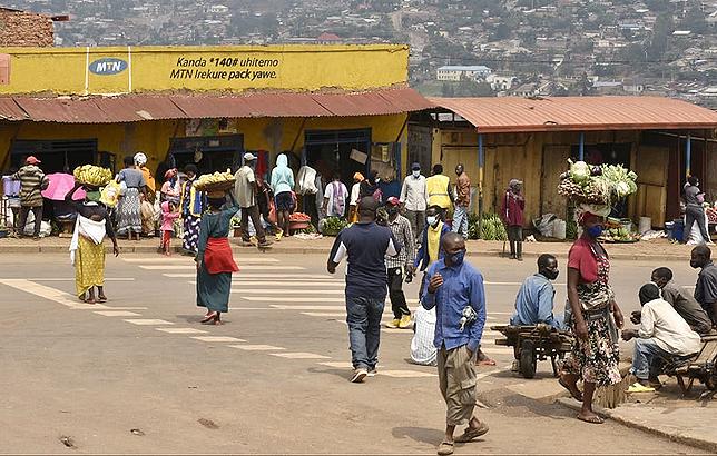 Life in the streets of Kigali, Rwanda's Gikondo neighborhood, October 2021, (Photo by Flash Kigali) Posted for media use